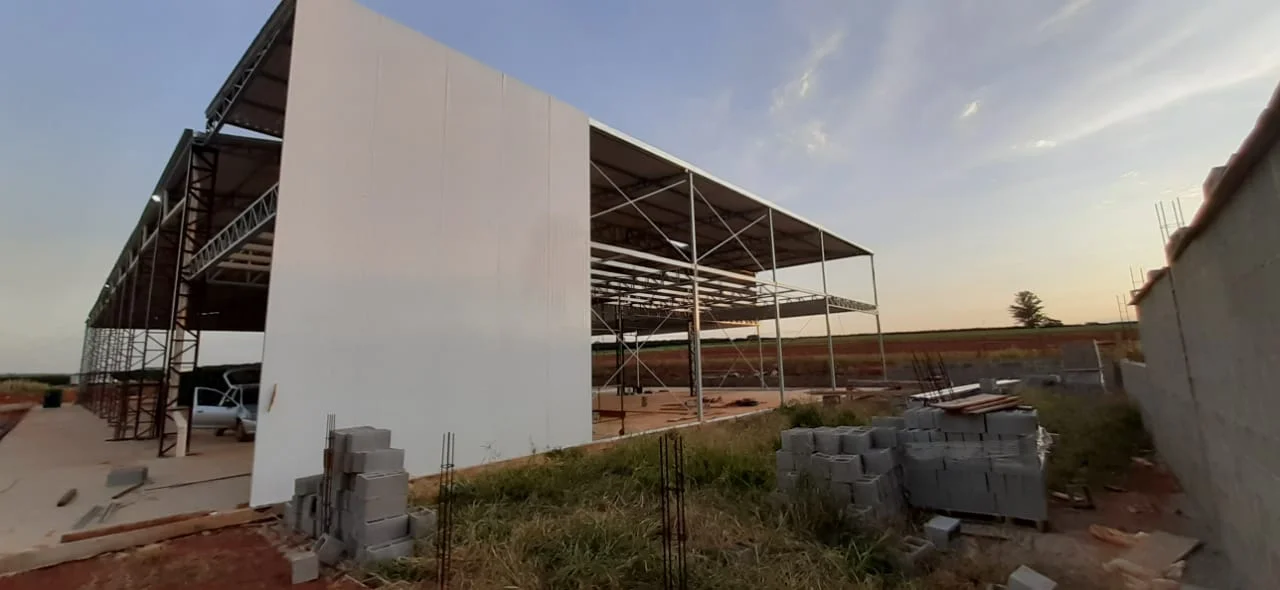 Construção de galpão com estrutura metálica